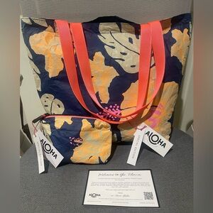 Aloha Collection Splash Proof Reversible Zip Tote and Pouch -Pape'ete by Samudra